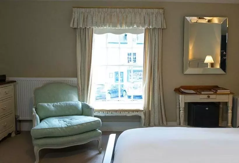 Majatalo Checkers Pantry With Rooms