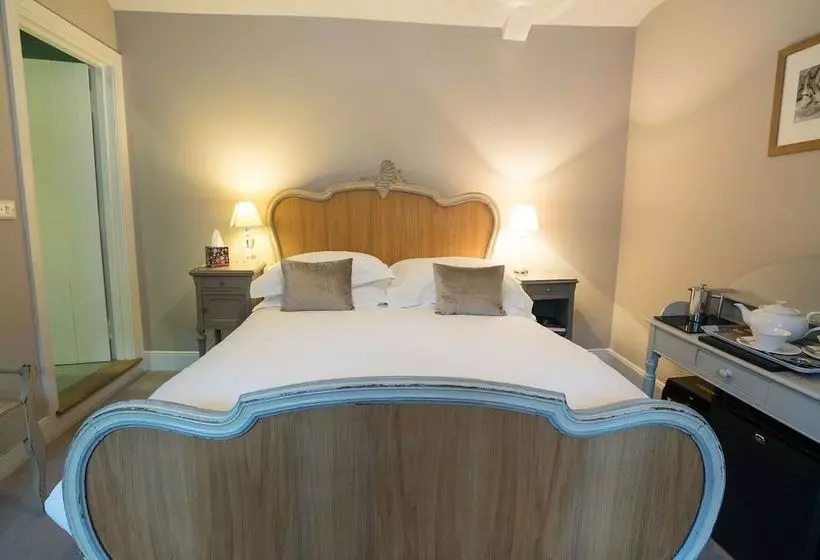 Majatalo Checkers Pantry With Rooms