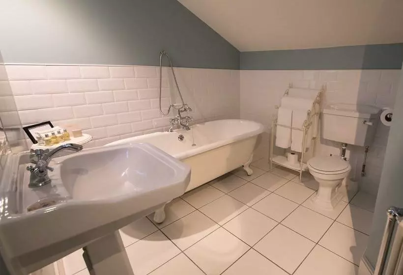 Majatalo Checkers Pantry With Rooms