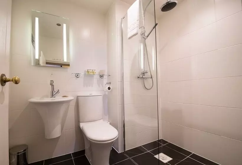 Majatalo Checkers Pantry With Rooms