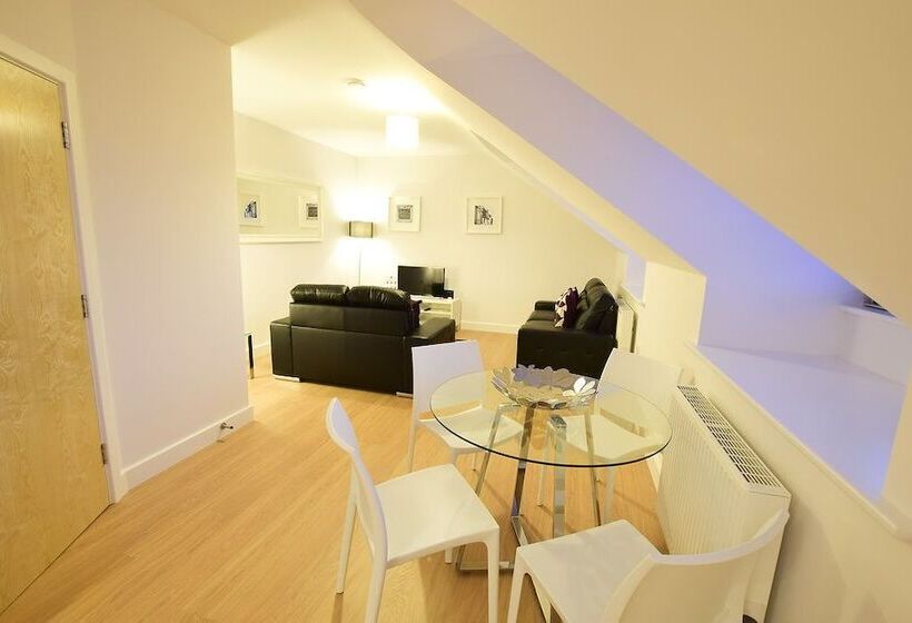 Roomspace Apartments Kirk Court