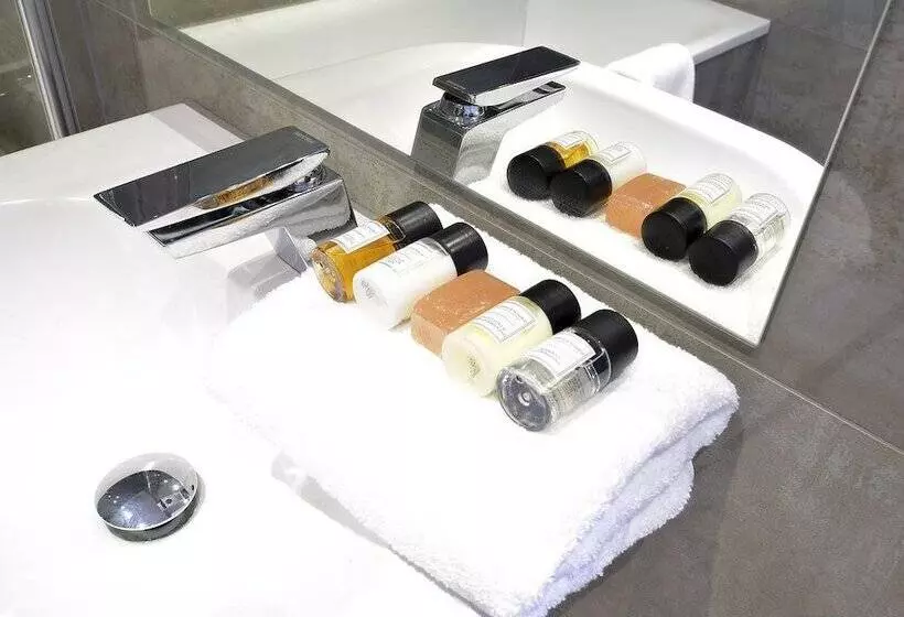 Roomspace Apartments  Kirk Court