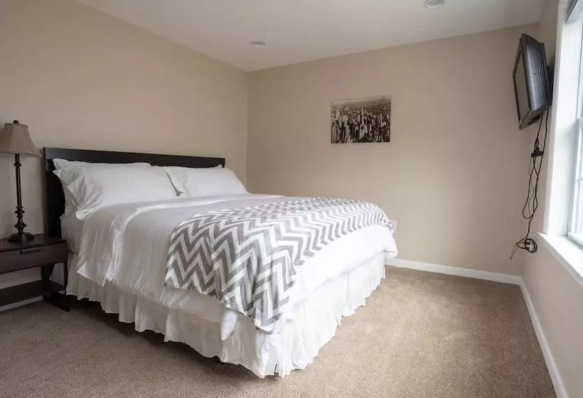 Beautiful Brand New 3 Bd Home Near West Point!