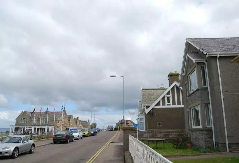 Beachview Holiday Flat 2