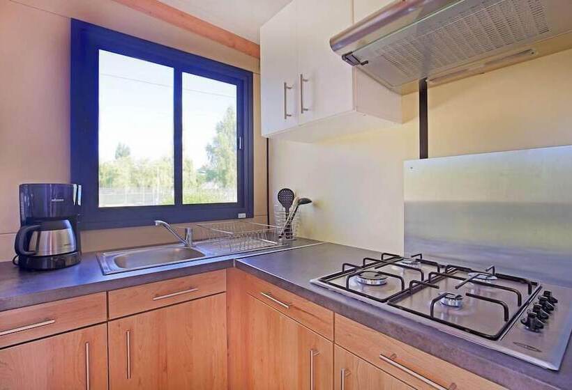 هتل Huttopia Sarlat