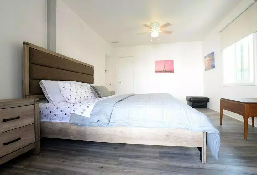 Spacious House On Melrose W Private Backyard Gym