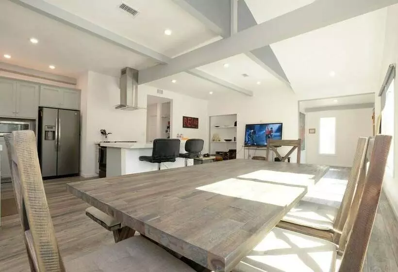 Spacious House On Melrose W Private Backyard Gym