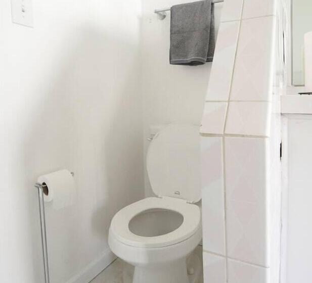 Spacious House On Melrose W Private Backyard Gym