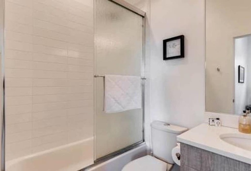 The Highland Square Experience Lohi Townhome With Hot Tub