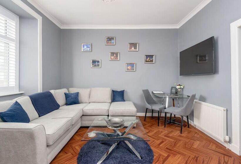 Hotel No 10   By Staydunfermline