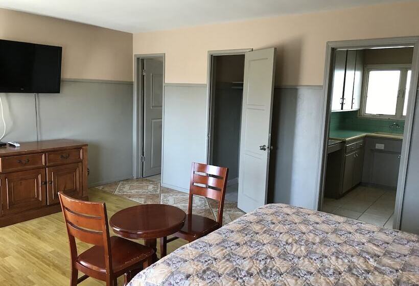 Sunshine Village Motel