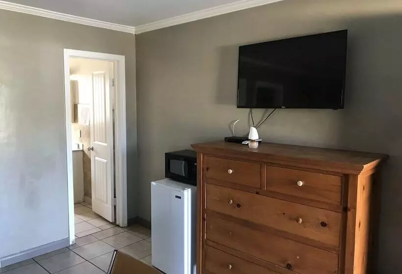 Sunshine Village Motel