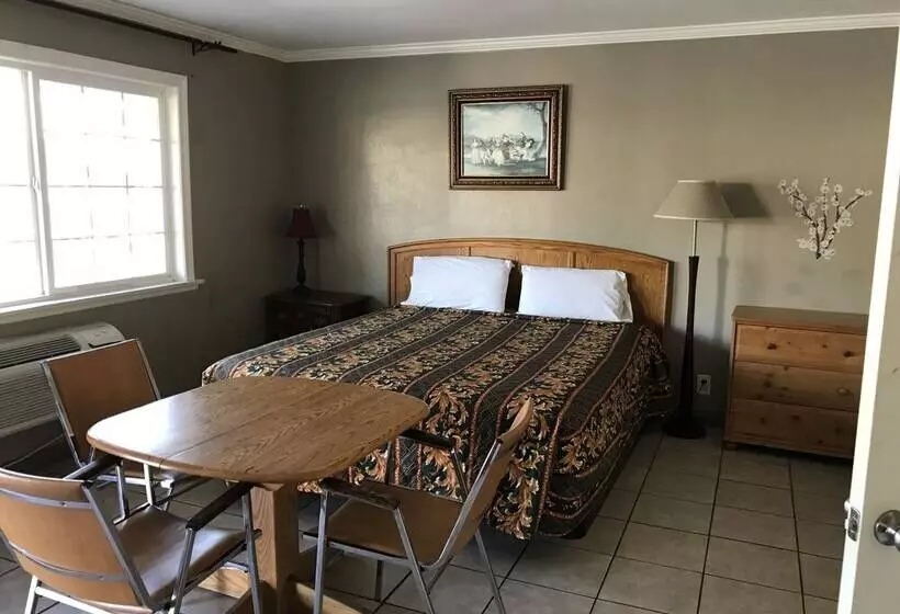 Sunshine Village Motel