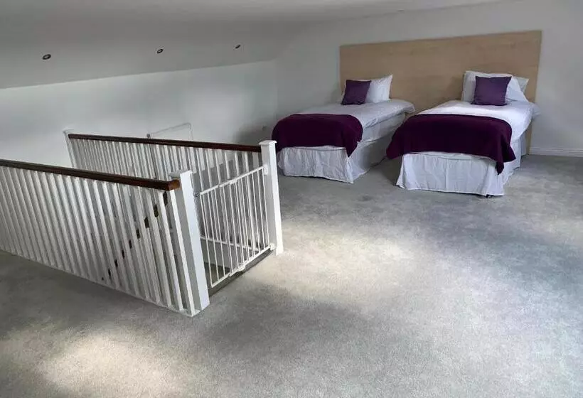 The Village Tavern Apartment