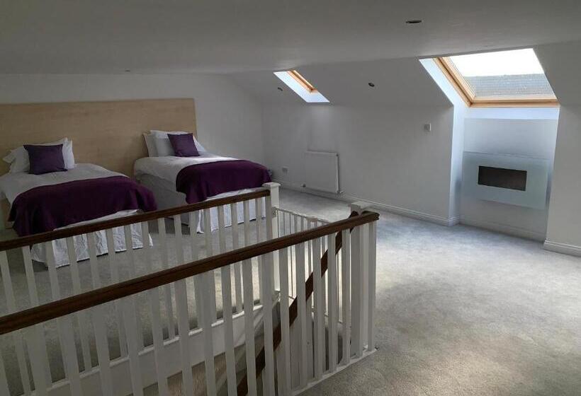 The Village Tavern Apartment