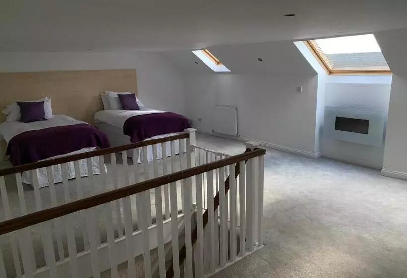 The Village Tavern Apartment