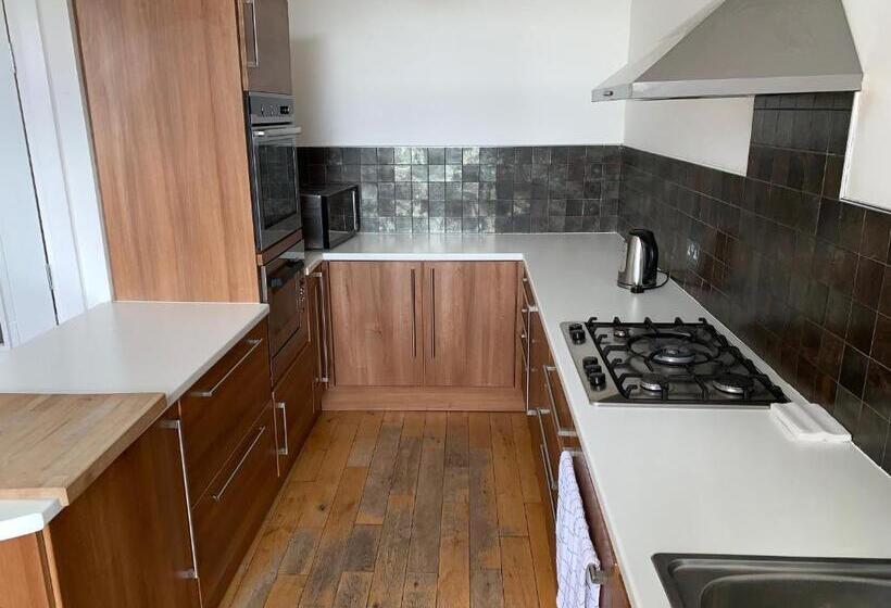 The Village Tavern Apartment