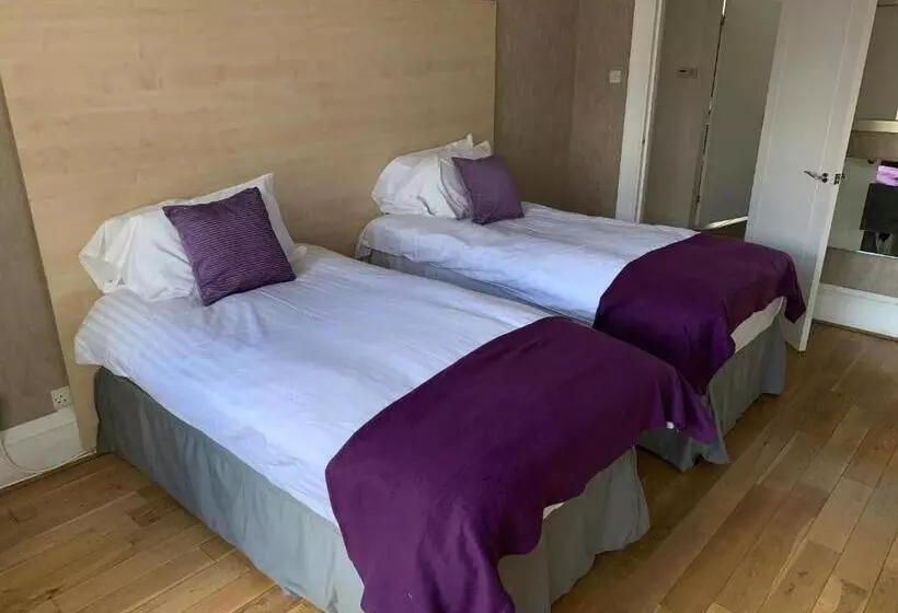 The Village Tavern Apartment