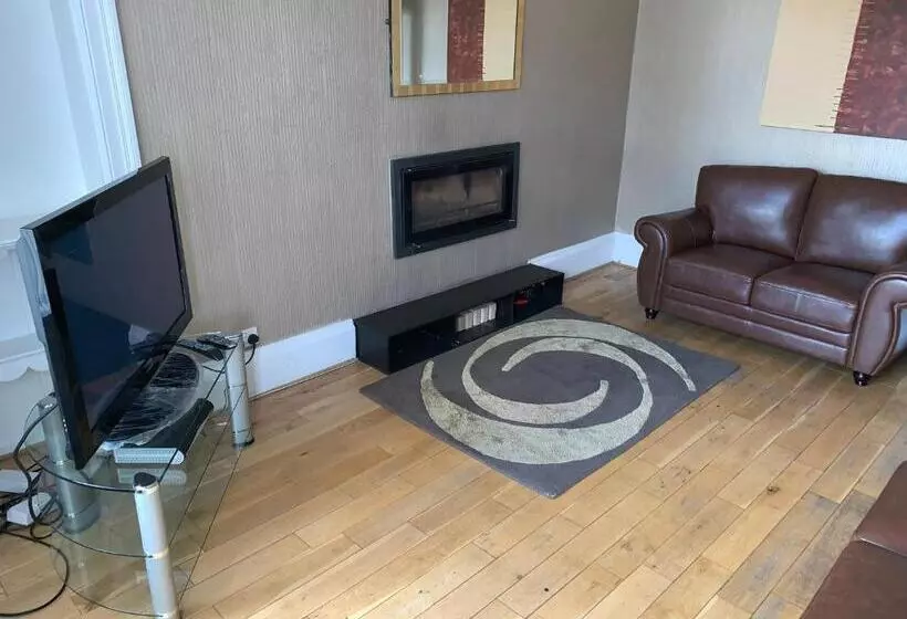 The Village Tavern Apartment