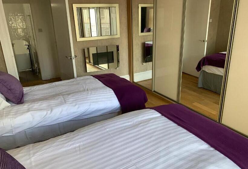 The Village Tavern Apartment