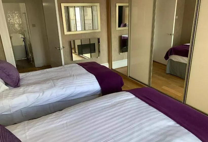 The Village Tavern Apartment