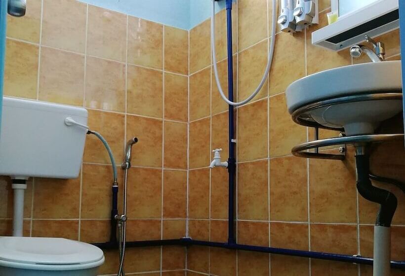 ホテル Audrey Capsule Hostel