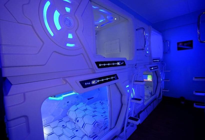 ホテル Audrey Capsule Hostel