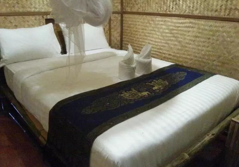 Hotelli Pai Cat Hut Guesthouse