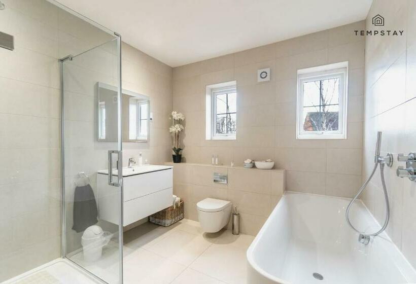 Luxury Home   Central Windsor, Gated Parking