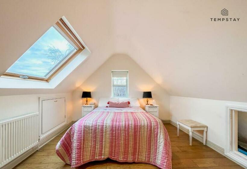 Luxury Home   Central Windsor, Gated Parking