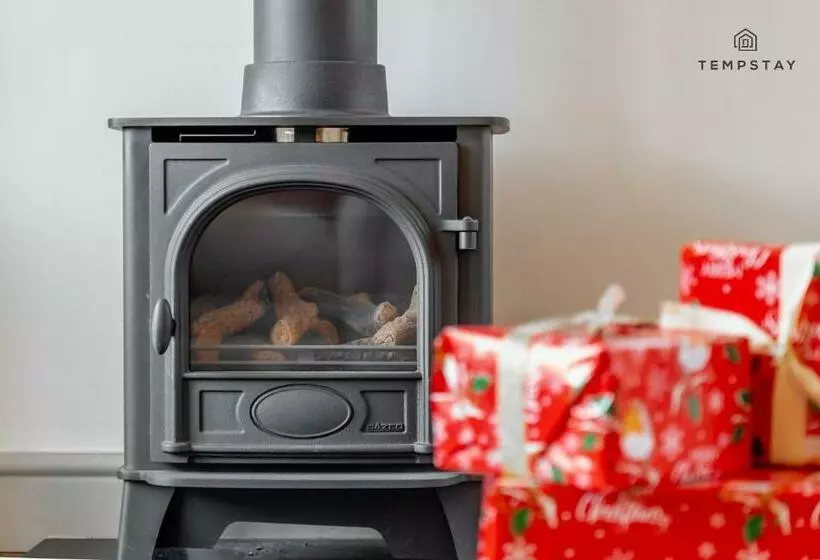 Luxury Home   Central Windsor, Gated Parking