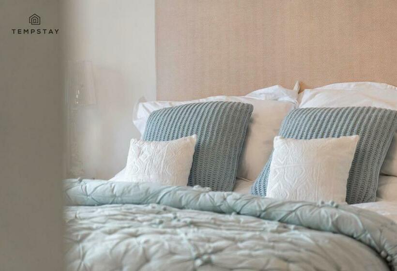 Luxury Home   Central Windsor, Gated Parking