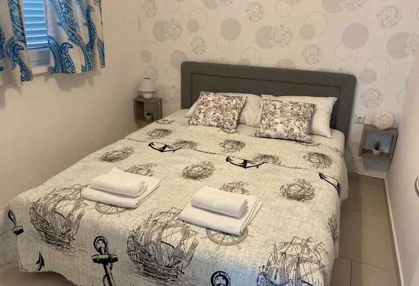 Apartmani Sirius Rogoznica