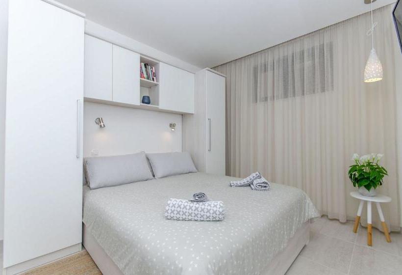 Apartment On The Beach