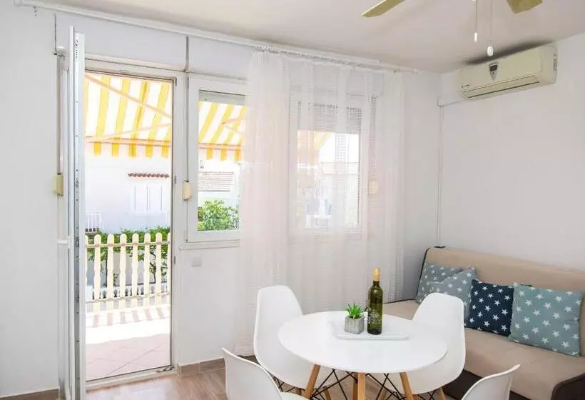 Apartments Tiho