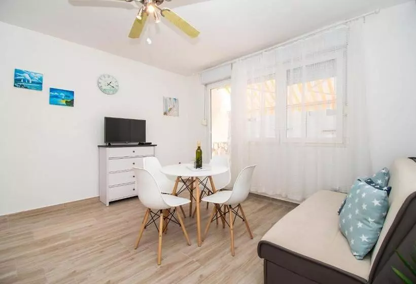 Apartments Tiho