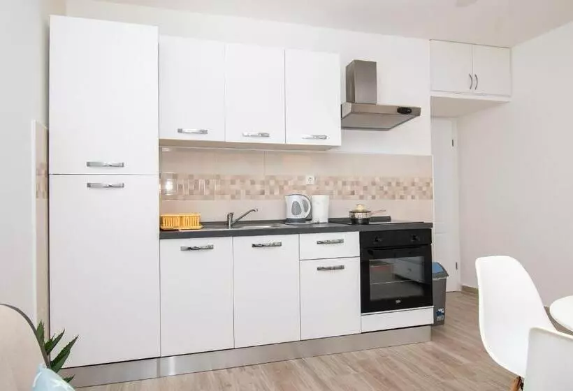 Apartments Tiho