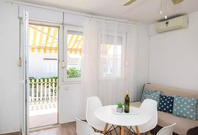 Apartments Tiho
