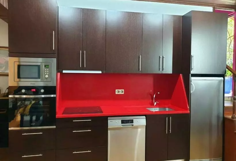 2 Bedrooms House With Garden And Wifi At Apendurada