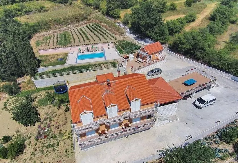 Villa Aniva