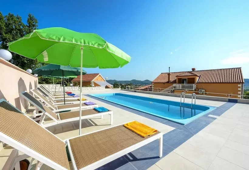 Villa Aniva