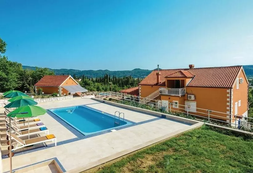 Villa Aniva