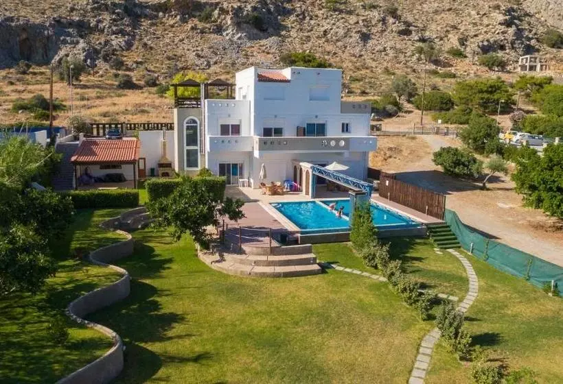 Villa Kivotos