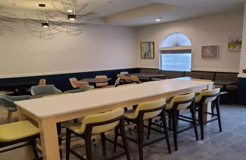 호텔 Best Western Watertown