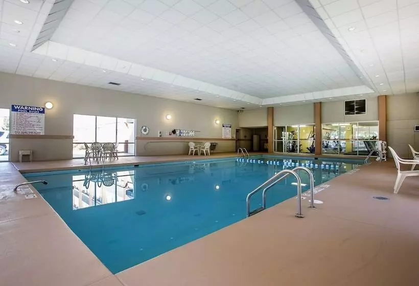 בית מלון כפרי Quality Inn Dayton Airport