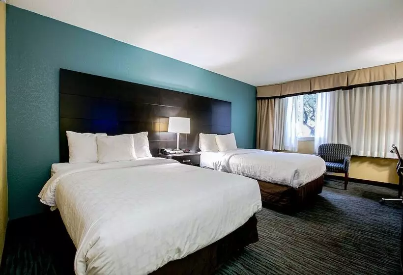 בית מלון כפרי Quality Inn Dayton Airport