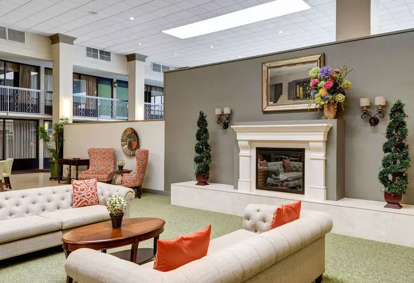 ホテル Clarion Inn And Suites Conference Center Covington