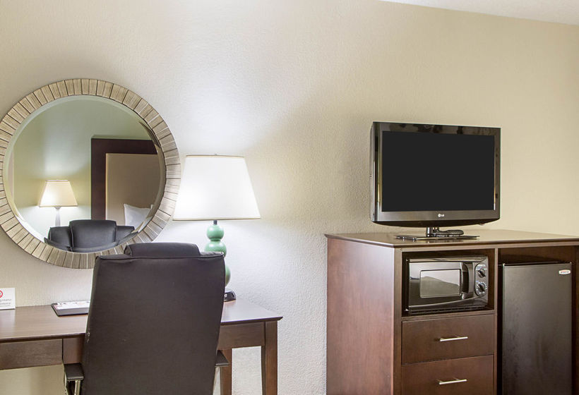 Otel Clarion Inn And Suites Conference Center Covington