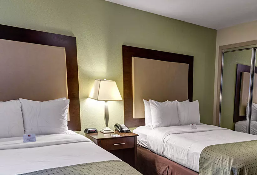 ホテル Clarion Inn And Suites Conference Center Covington