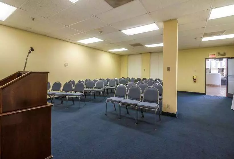 Clarion Hotel Jackson Northwest